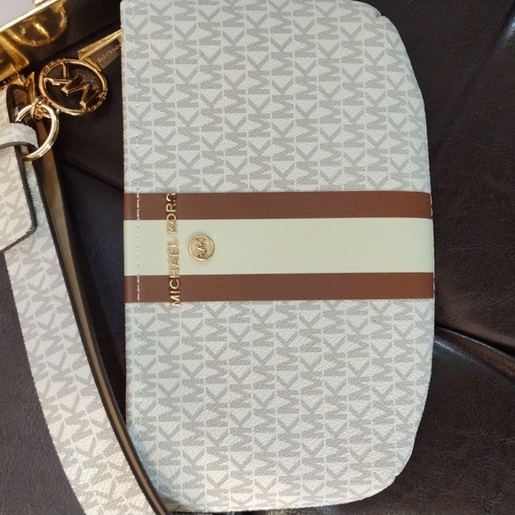 NIB Michael Michael Kors Signature S/M Belt Bag - Picture 6 of 16